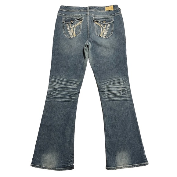 Ariya Denim - ARIYA Jeans Women’s Boot Cut Distressed Flap Pockets Embroidered Jeans 15/16